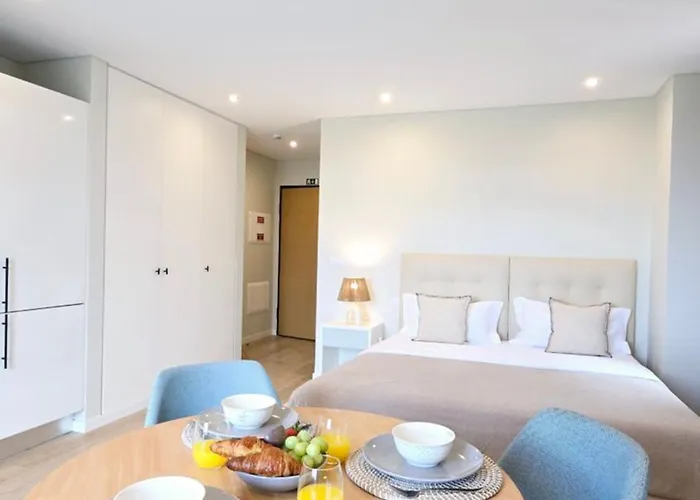 In - Heart With Rooftop * Funchal