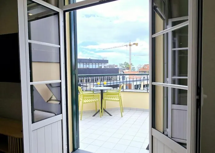 In - Heart With Rooftop * Funchal