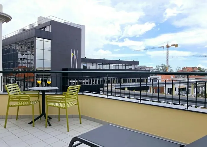 In - Heart With Rooftop Funchal