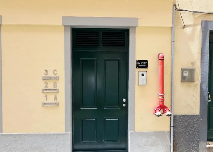 In - Heart With Rooftop * Funchal (Madeira)